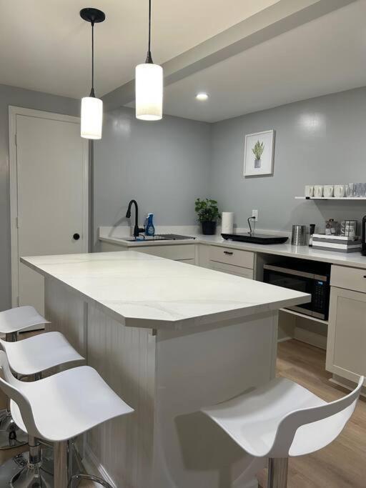 Comfy Lower Lvl Apt With Jetted Tub Near Uptown And Unc Шарлът Екстериор снимка