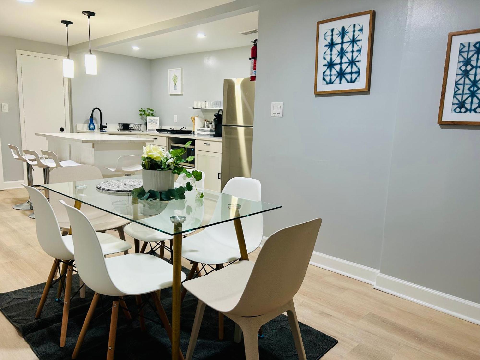 Comfy Lower Lvl Apt With Jetted Tub Near Uptown And Unc Шарлът Екстериор снимка