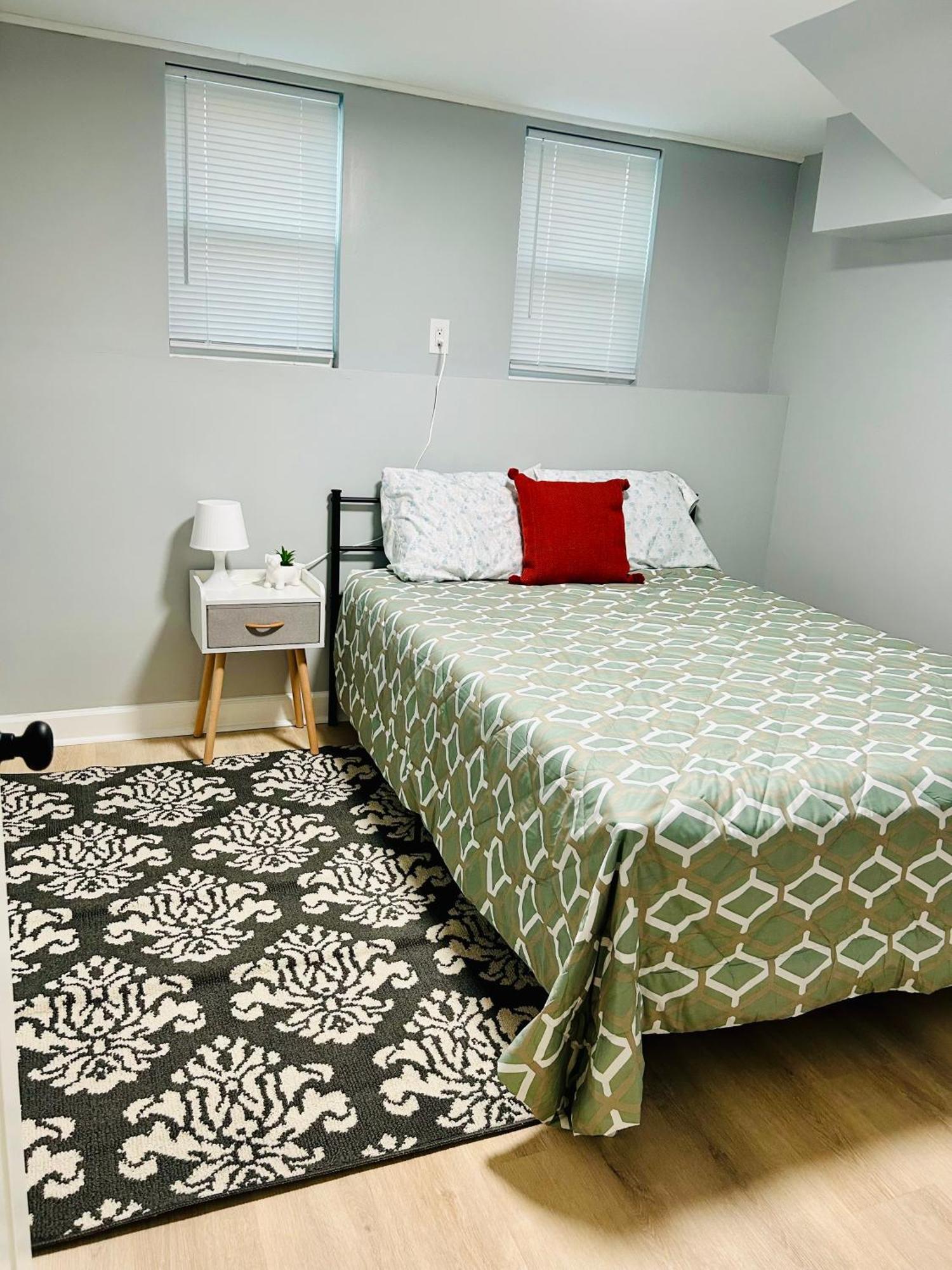 Comfy Lower Lvl Apt With Jetted Tub Near Uptown And Unc Шарлът Екстериор снимка